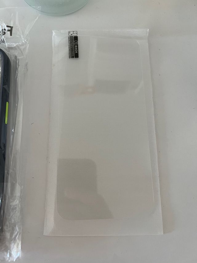 Carcasa y protector para iphone 13