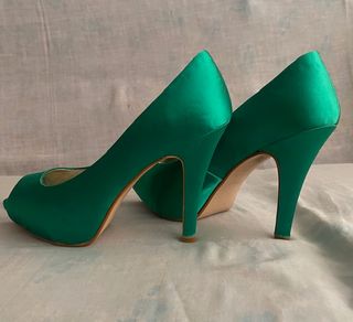 Zapatos peep toe verdes de fiesta