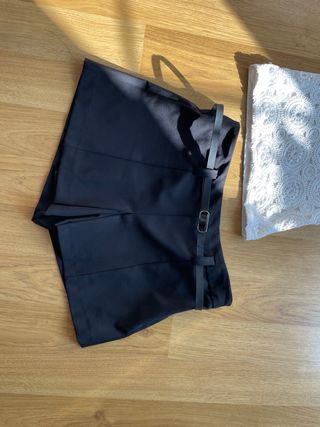 Falda pantalon negra con cinturon Zara T.M