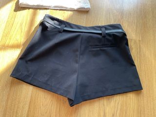 Falda pantalon negra con cinturon Zara T.M