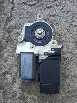 Motor elevalunas seat leon 1m