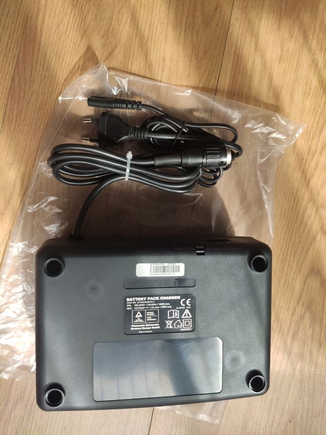 BATTERY PACK CHARGER NiCd/ NiMH