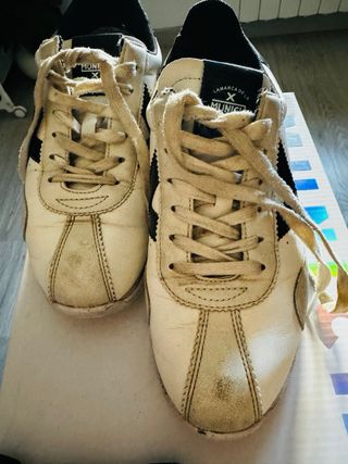 Zapatillas munich blancas y negras