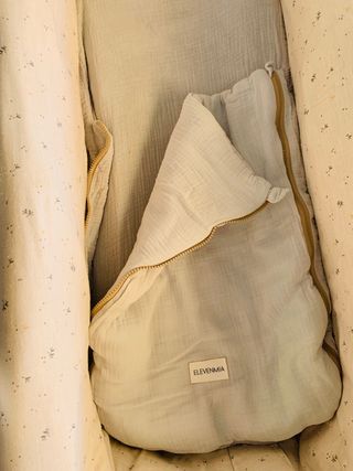 Funda capazo reversible con saco, sábana y bolso