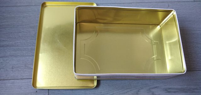 Caja de galletas antigua