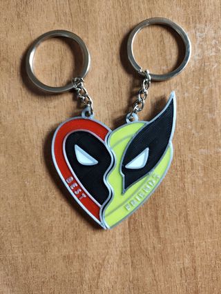 Llaveros deadpool y lobezno