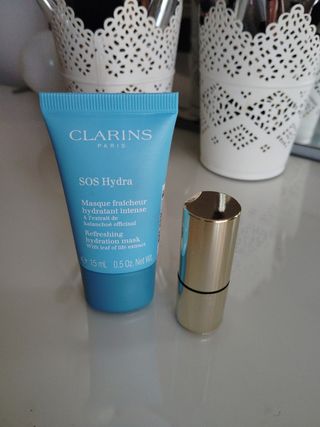 Labial clarins 742, color rojo, de bolso