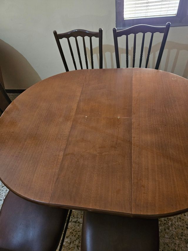 Conjunto de mesas y sillas