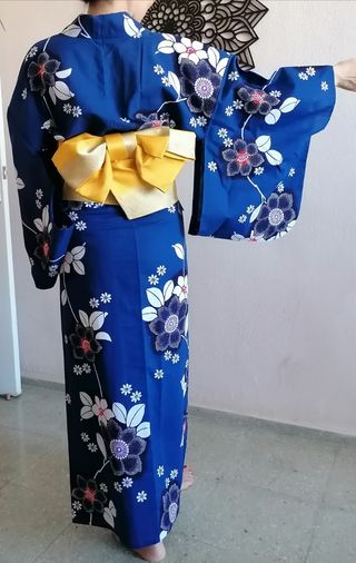 Kimono de verano (yukata) con obi pre-atado