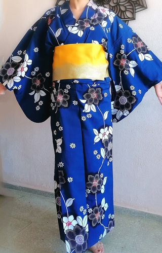 Kimono de verano (yukata) con obi pre-atado