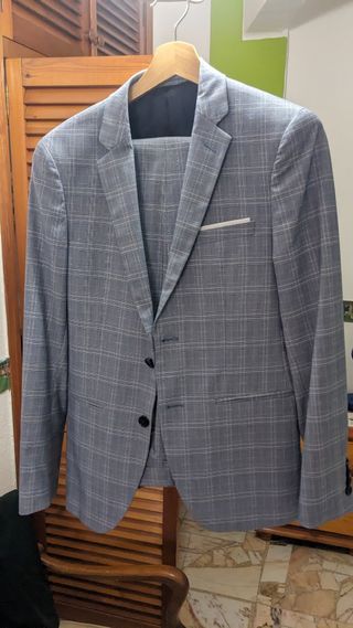 Traje hombre joven estilo cuadros gales