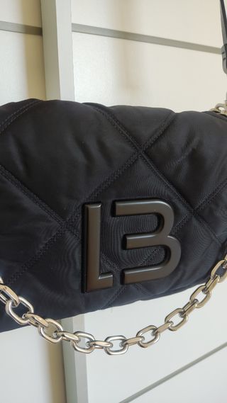 Bolso negro acolchado de Bimba y Lola