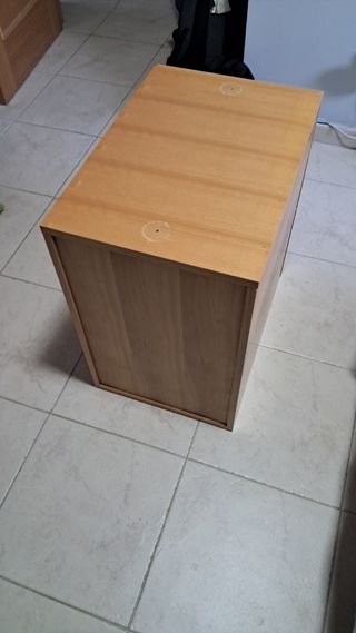Escritorio con cajonera