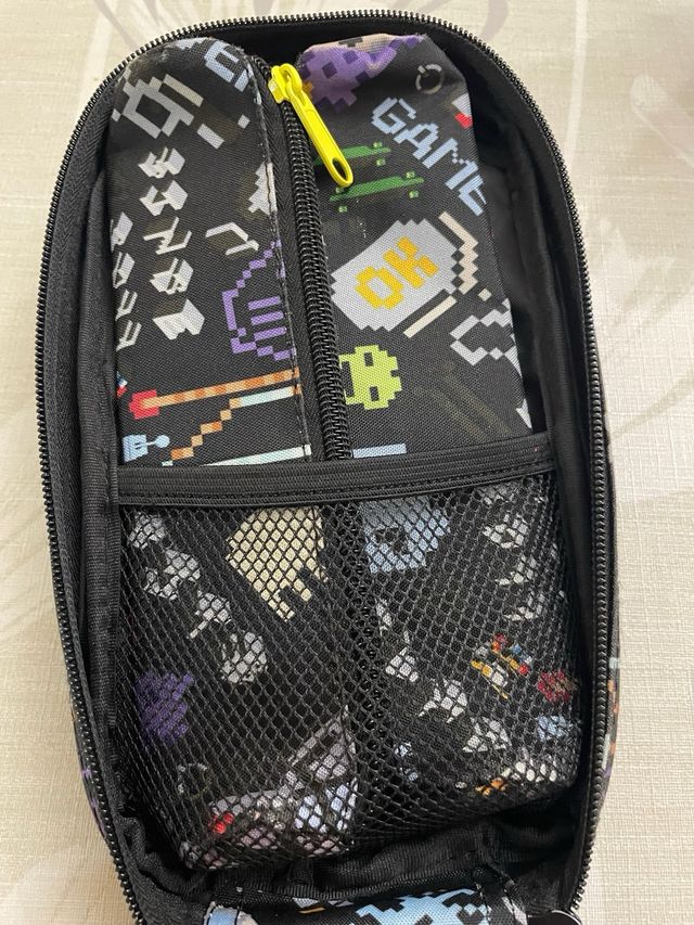 Mochila estuche con estuches pequeños