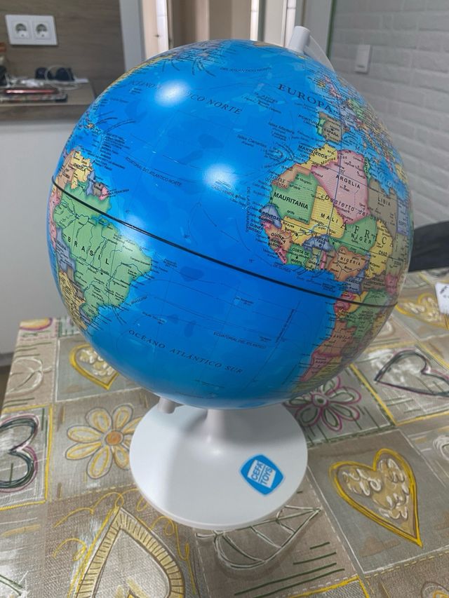 Globo terraqueo inteligente con realidad aumentada