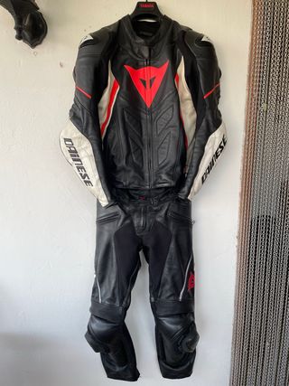 Conjunto Dainese dos piezas cuero