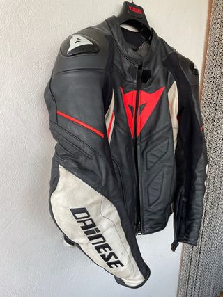 Conjunto Dainese dos piezas cuero