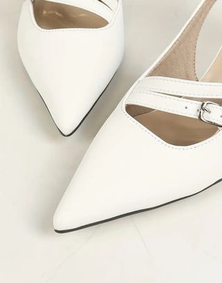 Scarpe donna, con décolleté e tacchi a spillo.