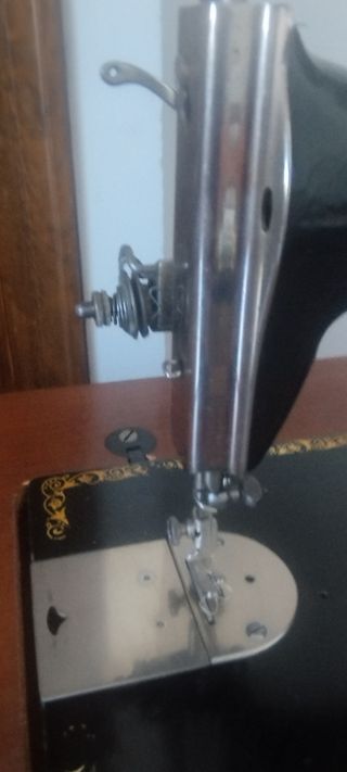 Maquina de coser antigua