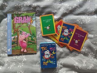 Libro y cartas de la hora en inglés