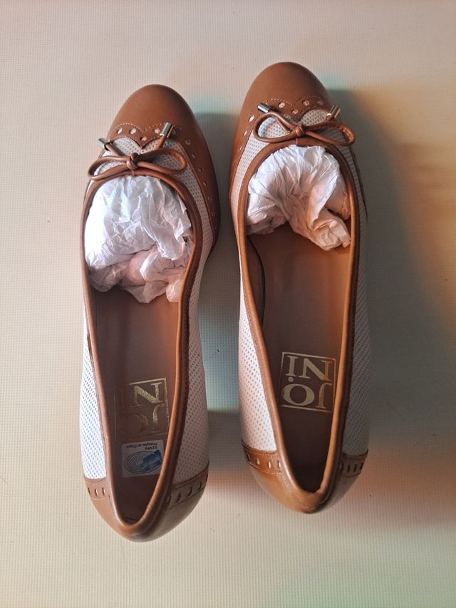 Zapatos de piel. Marca JONI.