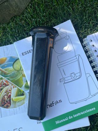 Extractor prensado en frío Essential Slow juicer 