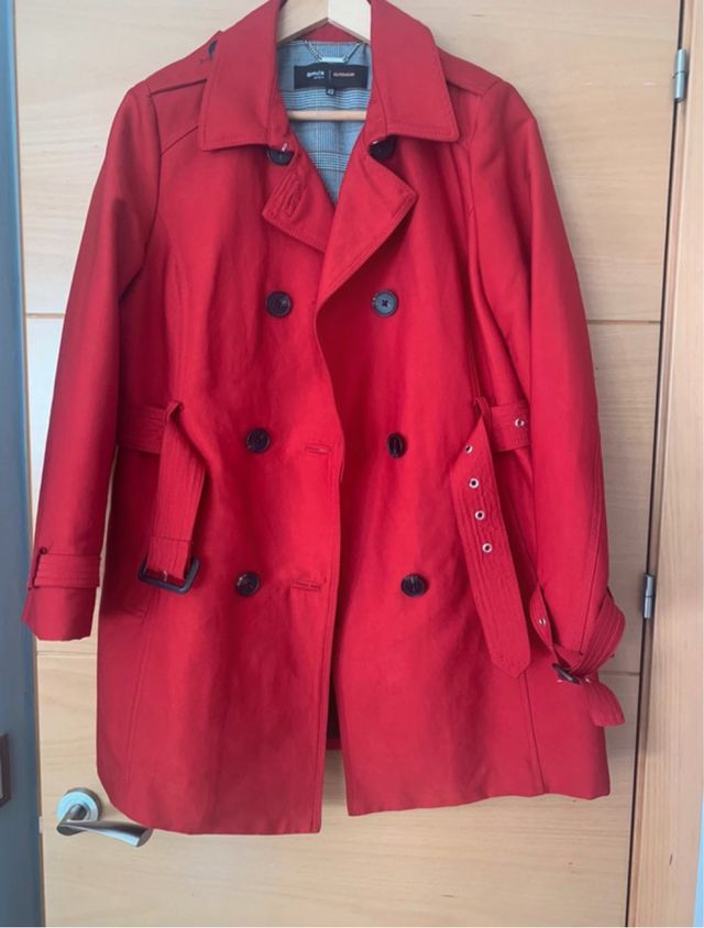 Gabardina roja