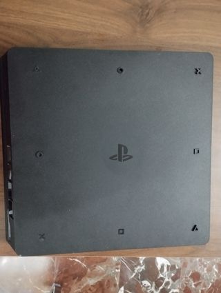 PlayStation 4 SLIM 1TB Con 2 mandos + 4 Juegos 