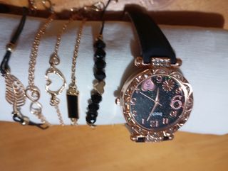 Orologio donna con bracciali 