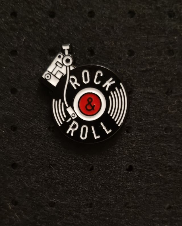 Pin Rock N' Roll