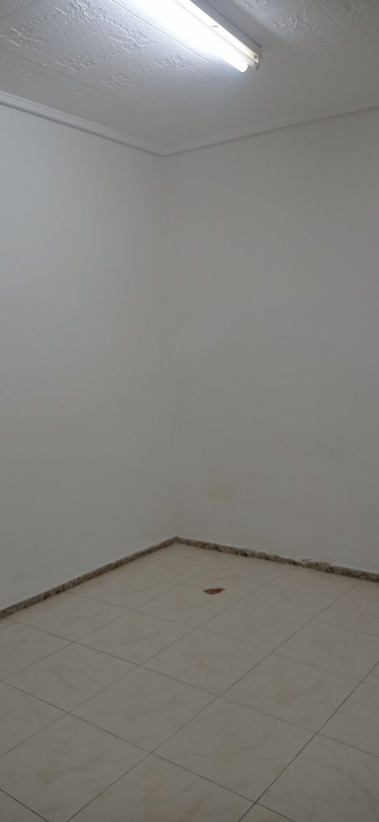 Local en venta en calle la torre n°7 Elche