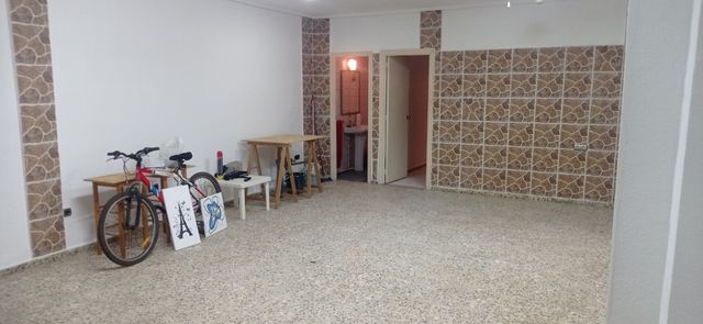 Local en venta en calle la torre n°7 Elche