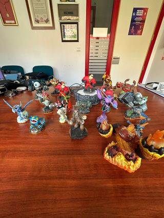 LOTE SKYLANDERS + Disney Infinity