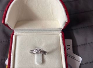 Anillo de compromiso ,oro blanco 