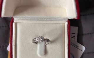 Anillo de compromiso ,oro blanco 