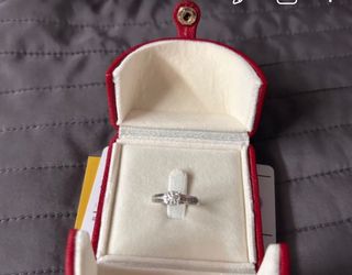 Anillo de compromiso ,oro blanco 