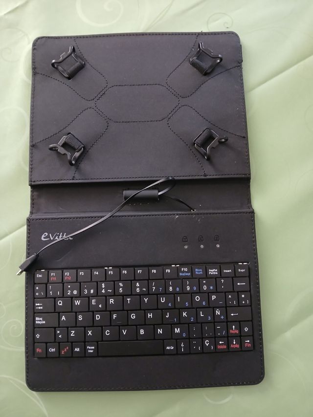 Funda tablet con teclado