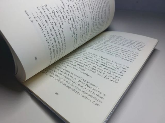 Radiografía de Chica con Tatuaje