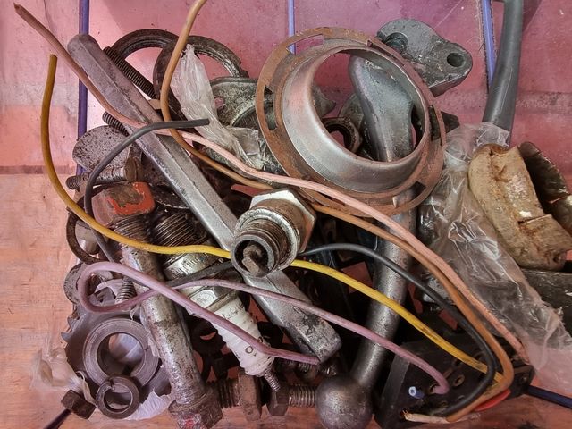 Grupo de piezas de Vespa Primavera 125.