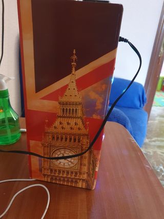Altavoz radio y usb Inglaterra big beng