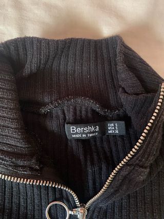Camiseta negra Bershka