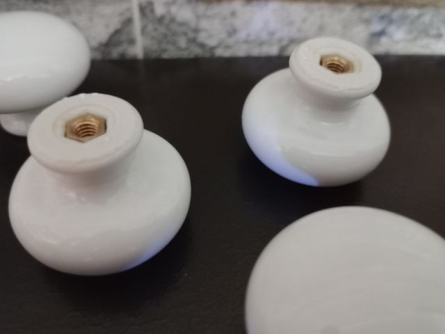 LOTE 8 POMOS  Tiradores de PORCELANA  Blanca  3mm.