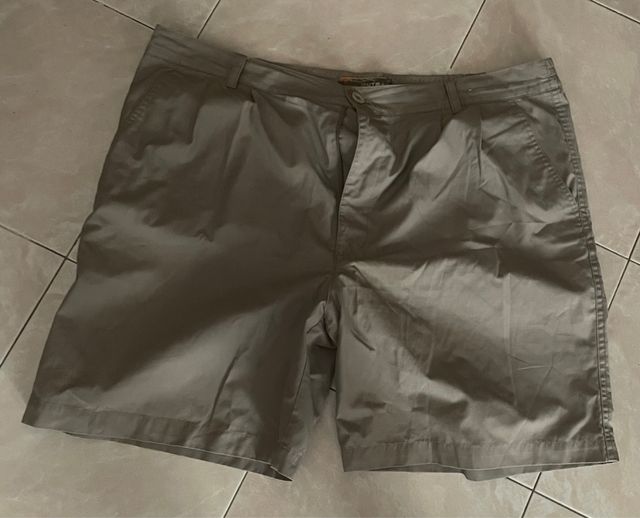 Pantaloni corti uomo taglia 58 color cachi