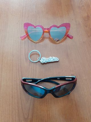 Gafas sol+llavero barie