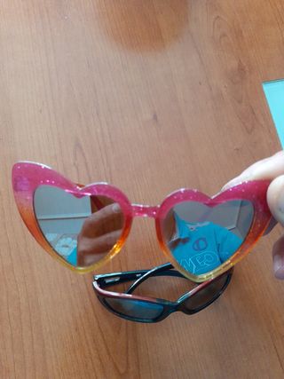Gafas sol+llavero barie