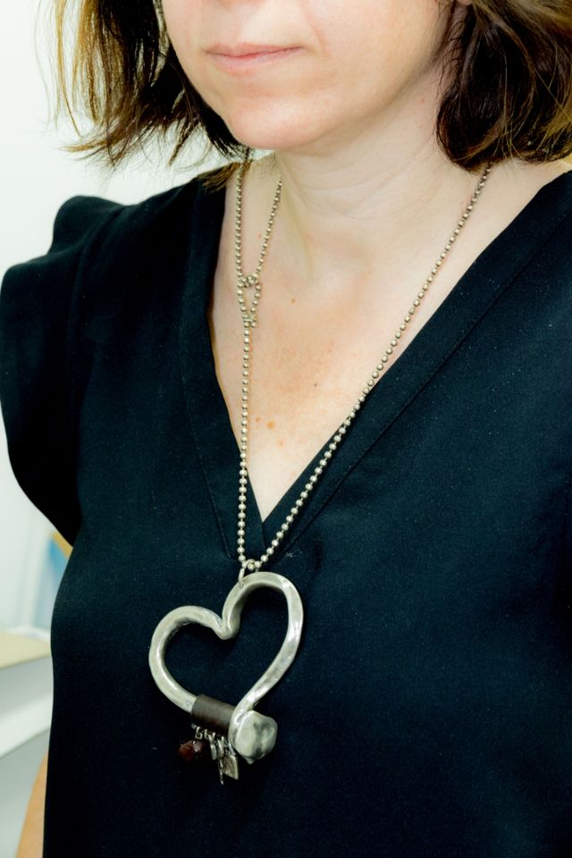 Colgante corazón con cadena y abalorios uno de 50