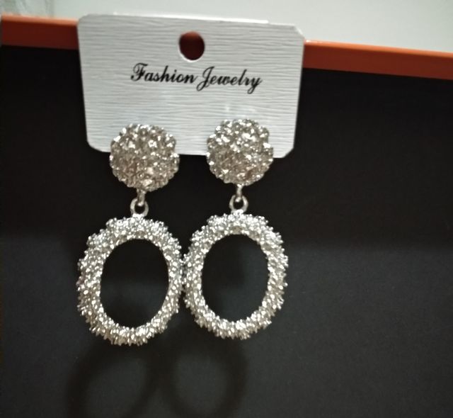 Pendientes plateados