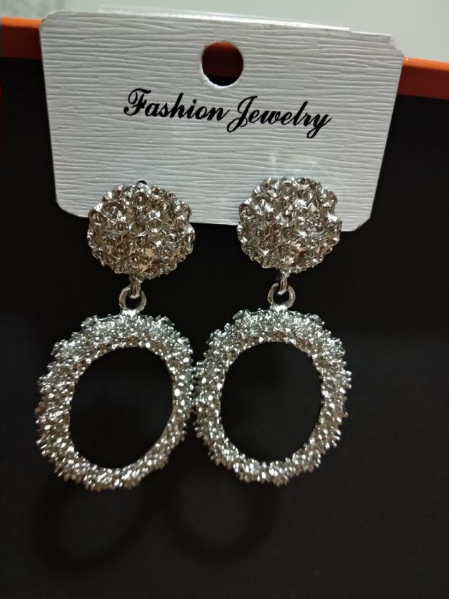 Pendientes plateados