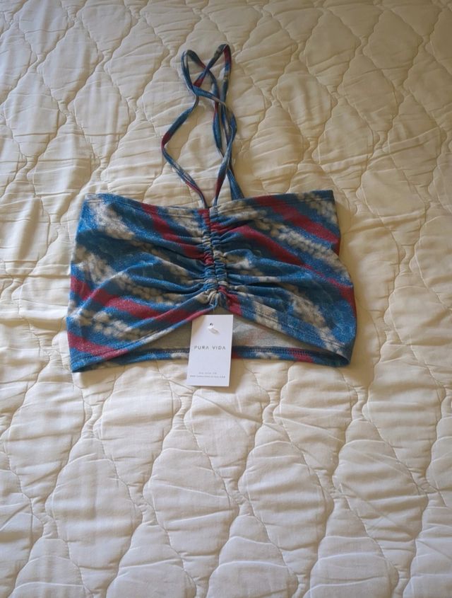 Top halter de Pura Vida Clothes 