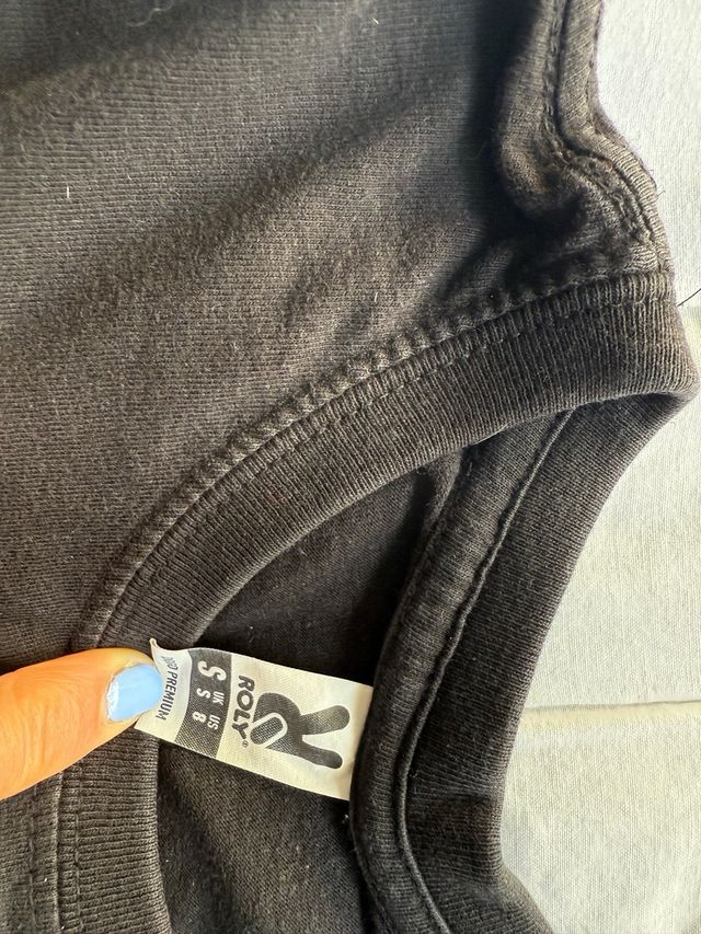 Dos camisetas Naruto y Ataque titanes